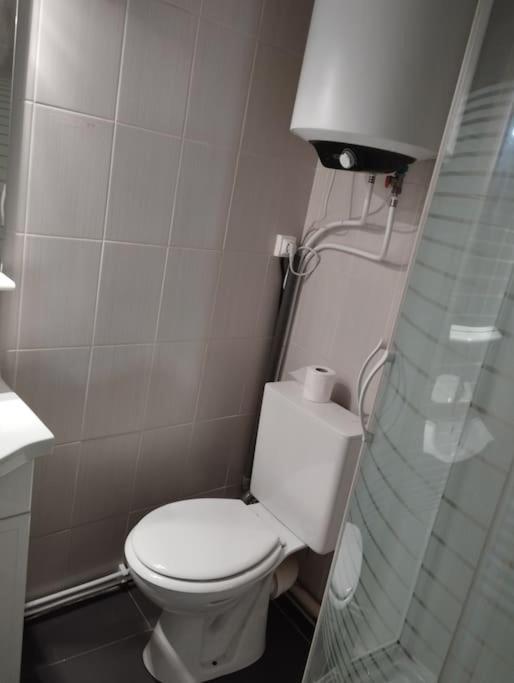 Studio Equipe Proche Aeroport Paris Cdg Apartment Vemars Bagian luar foto