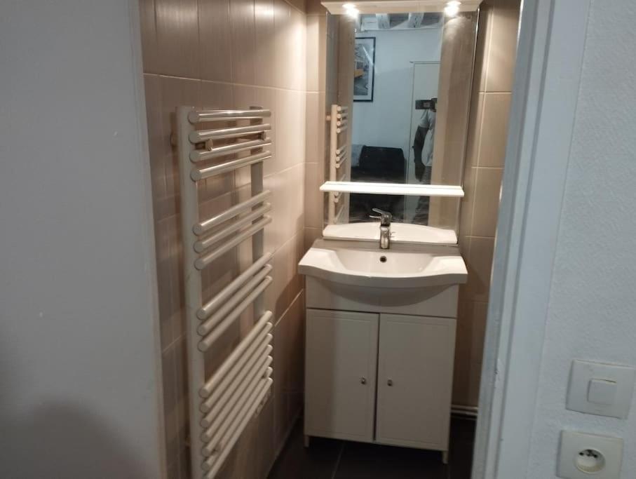 Studio Equipe Proche Aeroport Paris Cdg Apartment Vemars Bagian luar foto