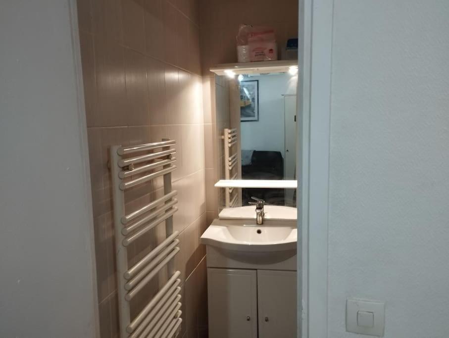 Studio Equipe Proche Aeroport Paris Cdg Apartment Vemars Bagian luar foto