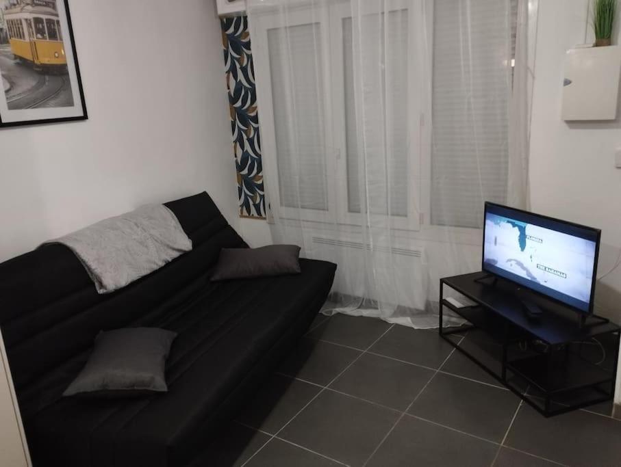 Studio Equipe Proche Aeroport Paris Cdg Apartment Vemars Bagian luar foto