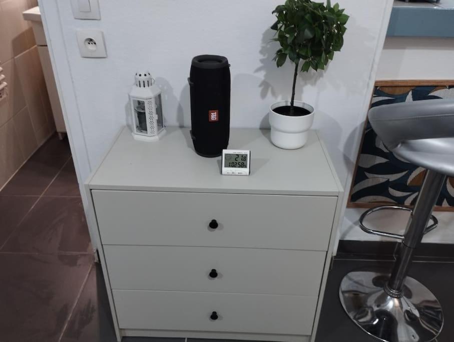 Studio Equipe Proche Aeroport Paris Cdg Apartment Vemars Bagian luar foto