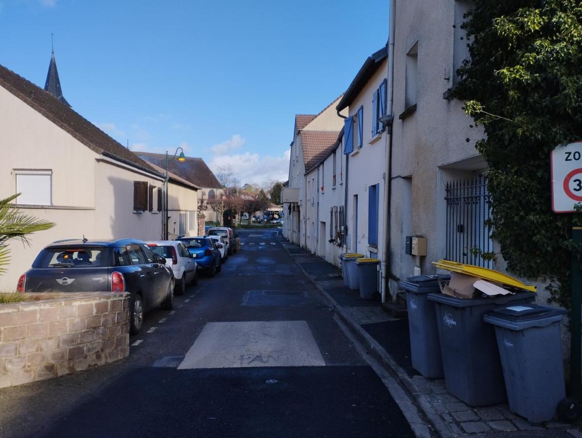 Studio Equipe Proche Aeroport Paris Cdg Apartment Vemars Bagian luar foto